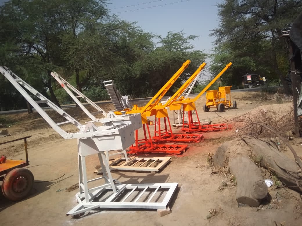 Monkey Lift / Material Hoist
